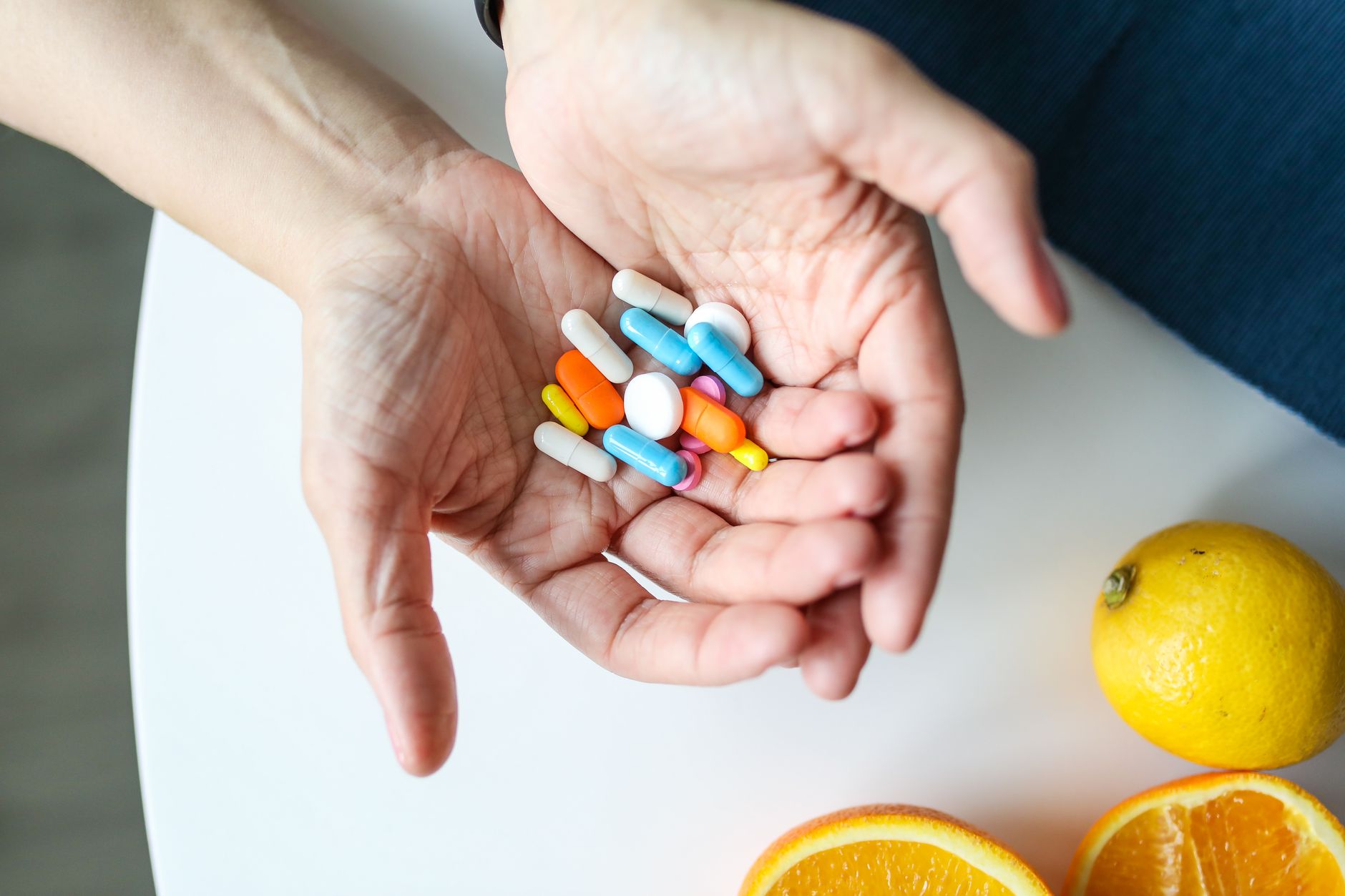 Como escolher um multivitamínico que realmente compense